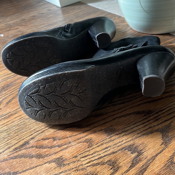 Naya Breeze Black leather floral Zip up Block heel boots - Picture 4 of 9